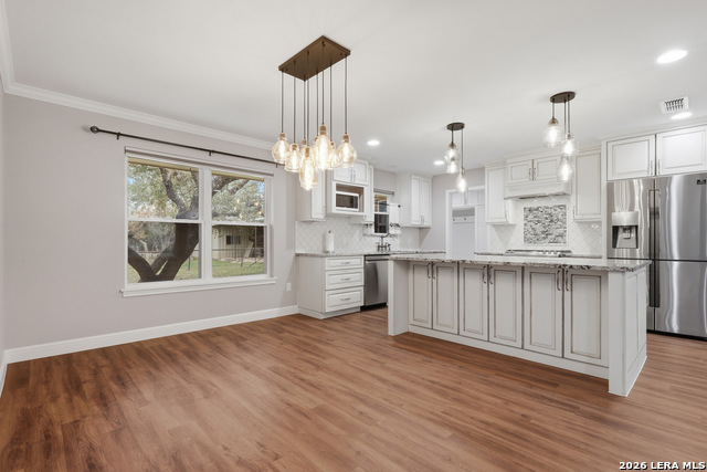 Image 6 of 35 For 30511 Oakview