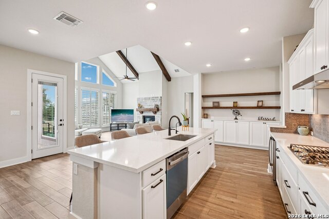 Image 23 of 75 For 105 Vallejo  