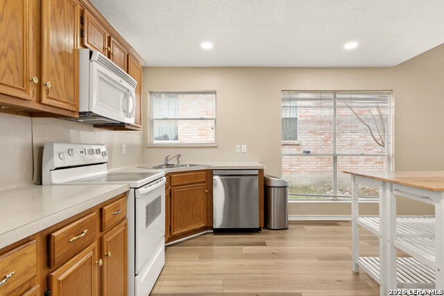 Image 12 of 28 For 9218 Red Leg