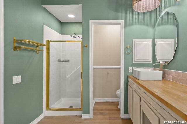 Image 18 of 28 For 9218 Red Leg