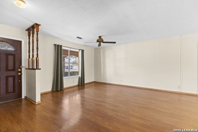 Image 11 of 40 For 7337 Leading Oaks St.