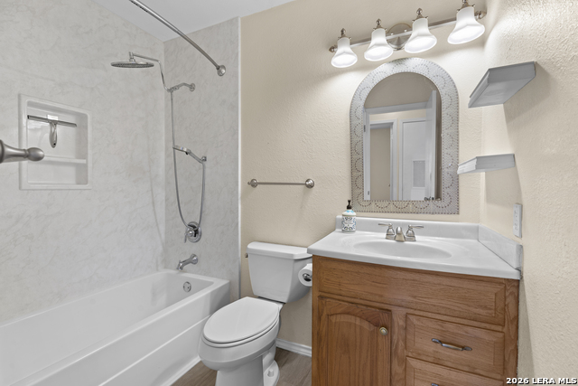 Image 19 of 40 For 7337 Leading Oaks St.