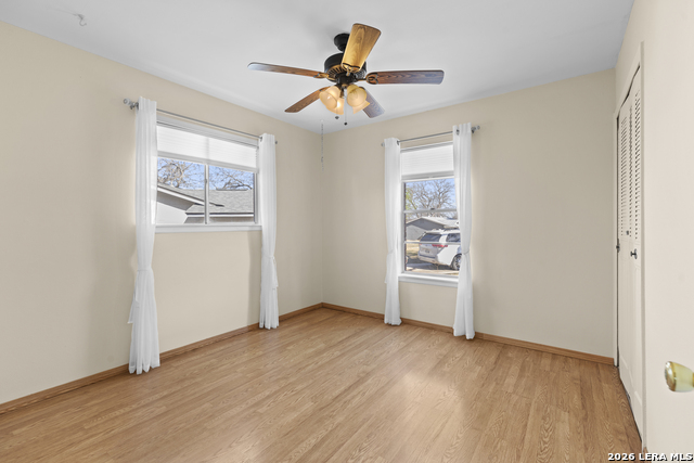 Image 20 of 40 For 7337 Leading Oaks St.