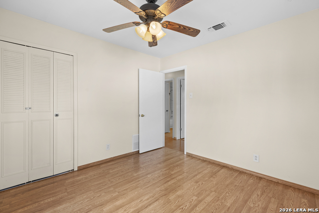 Image 21 of 40 For 7337 Leading Oaks St.