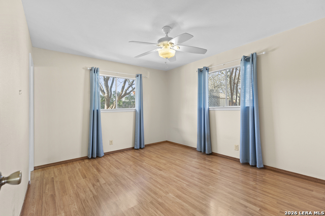 Image 22 of 40 For 7337 Leading Oaks St.