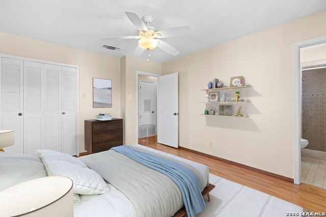 Image 25 of 40 For 7337 Leading Oaks St.