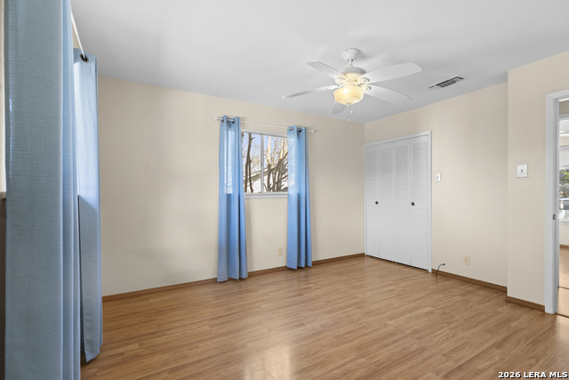 Image 26 of 40 For 7337 Leading Oaks St.