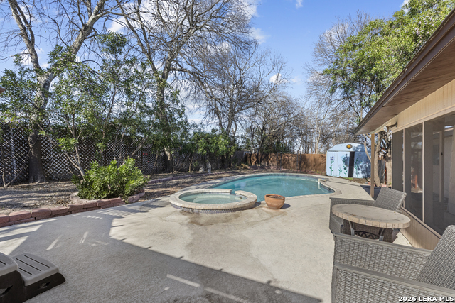 Image 29 of 40 For 7337 Leading Oaks St.