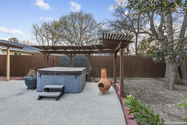 Image 34 of 40 For 7337 Leading Oaks St.