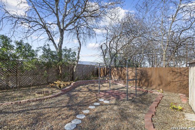 Image 35 of 40 For 7337 Leading Oaks St.