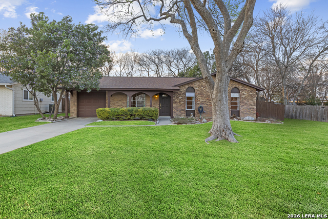 Image 4 of 40 For 7337 Leading Oaks St.