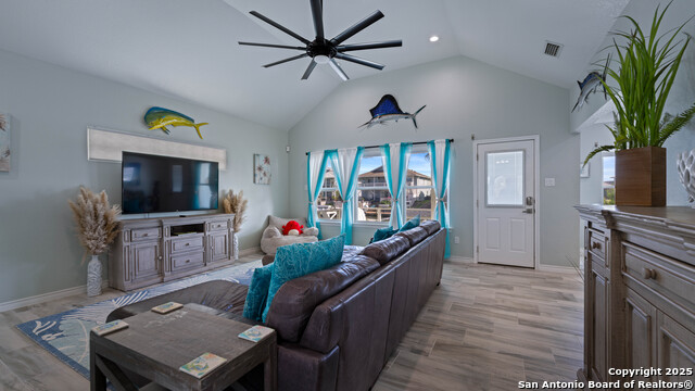 Image 14 of 75 For 303 Square Rigger