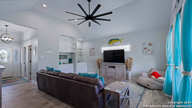 Image 15 of 75 For 303 Square Rigger