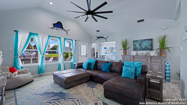 Image 3 of 75 For 303 Square Rigger