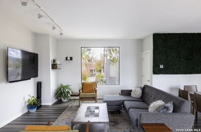 Image 11 of 20 For 1519 Presa S