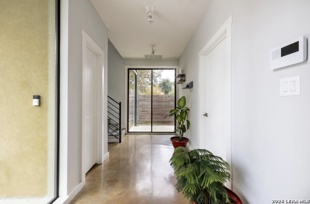 Image 3 of 20 For 1519 Presa S