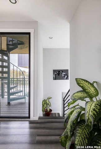 Image 8 of 20 For 1519 Presa S