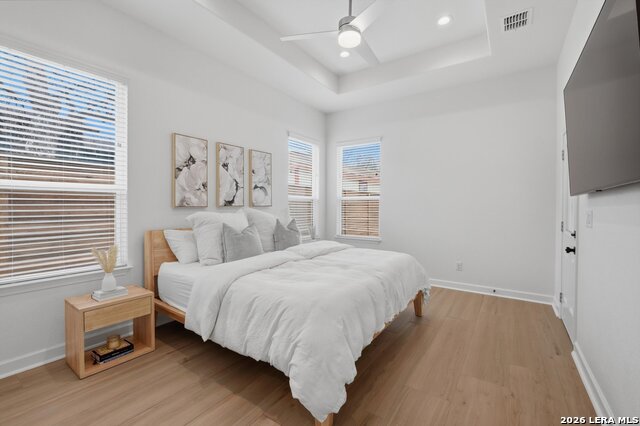 Image 15 of 29 For 331 E Lambert St