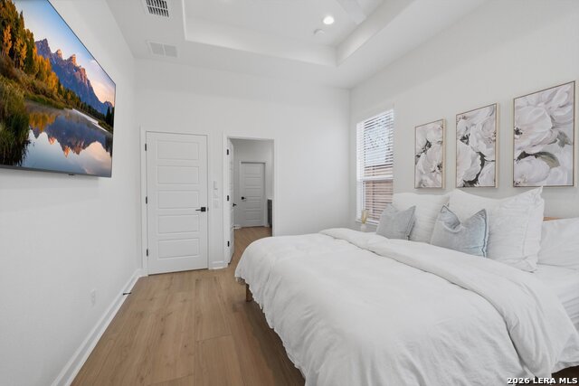 Image 16 of 29 For 331 E Lambert St