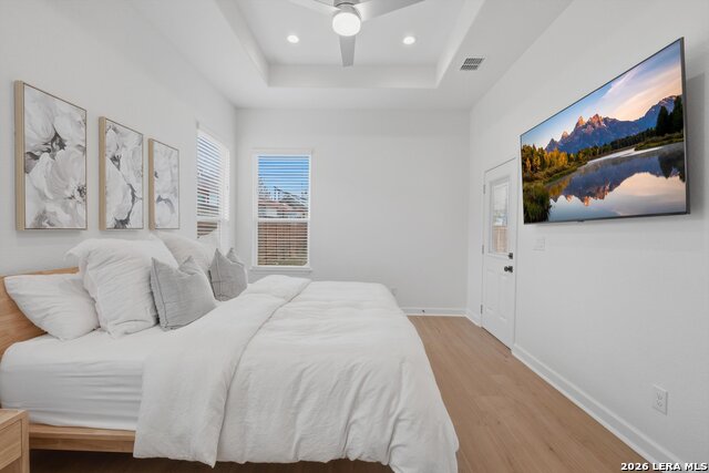 Image 17 of 29 For 331 E Lambert St