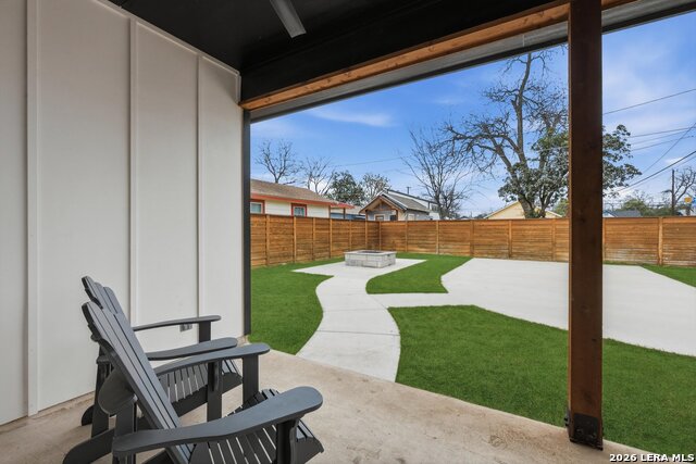 Image 26 of 29 For 331 E Lambert St