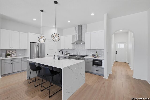 Image 4 of 29 For 331 E Lambert St