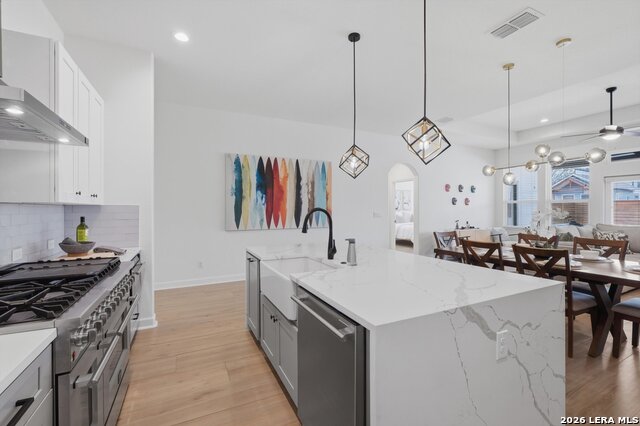 Image 5 of 29 For 331 E Lambert St