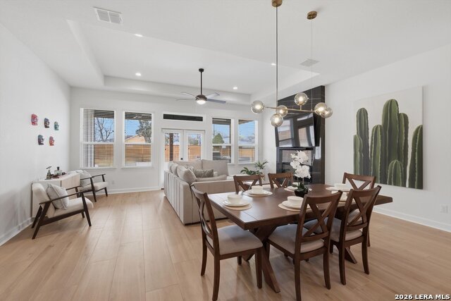 Image 7 of 29 For 331 E Lambert St