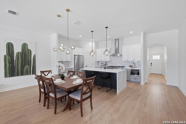 Image 8 of 29 For 331 E Lambert St