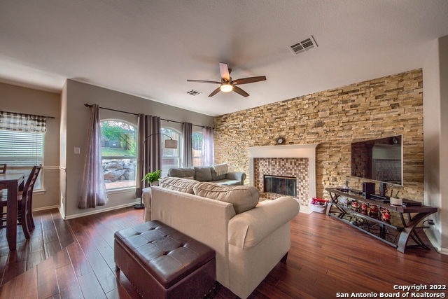 Image 4 of 15 For 20515 Tree Meadows