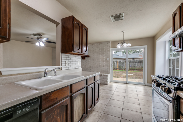 Image 10 of 29 For 7114 Spring Morning St