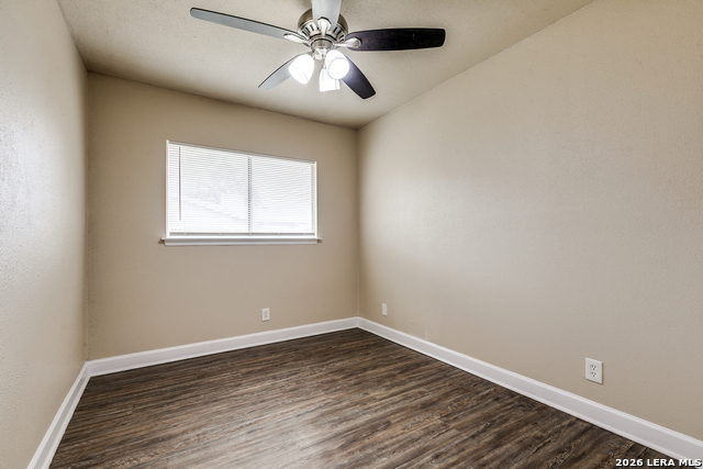 Image 20 of 29 For 7114 Spring Morning St