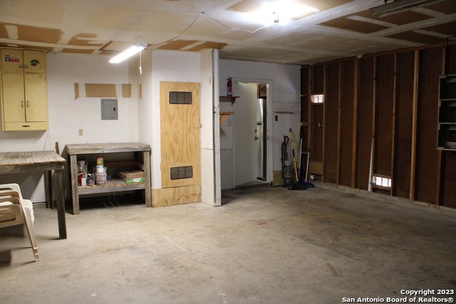 Image 23 of 29 For 7114 Spring Morning St