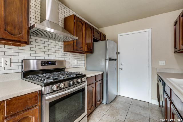 Image 9 of 29 For 7114 Spring Morning St