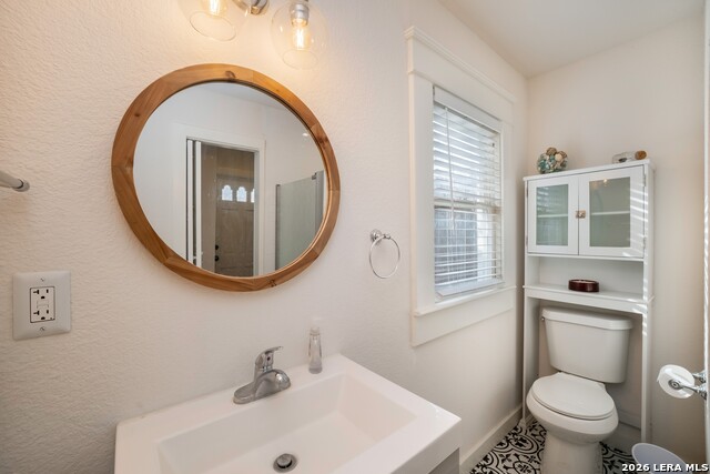 Image 22 of 38 For 901 Woodlawn W