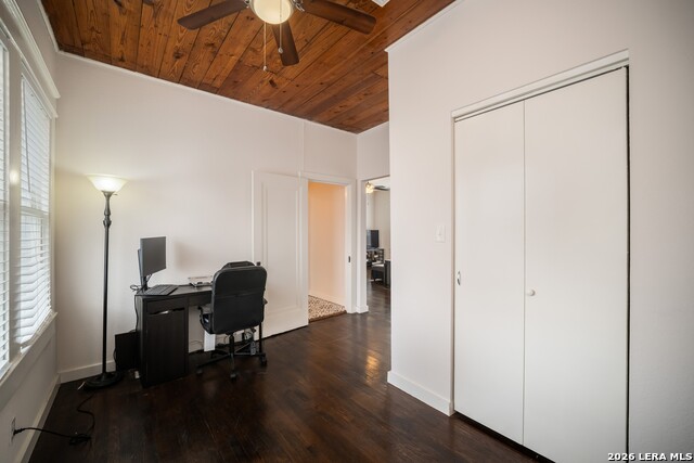 Image 29 of 38 For 901 Woodlawn W