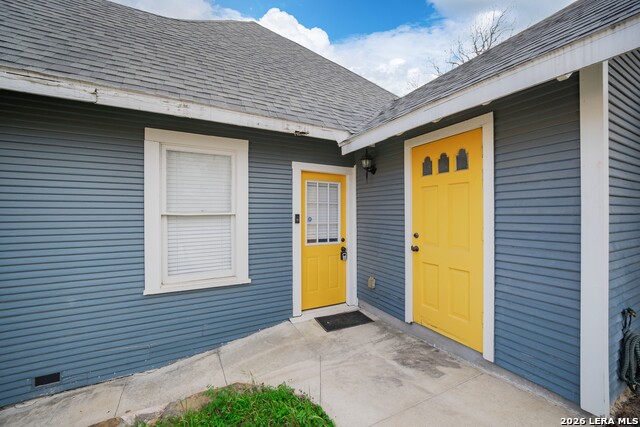 Image 32 of 38 For 901 Woodlawn W