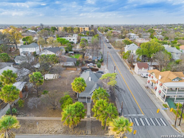 Image 34 of 38 For 901 Woodlawn W