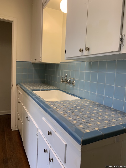 Image 12 of 30 For 230 Mulberry