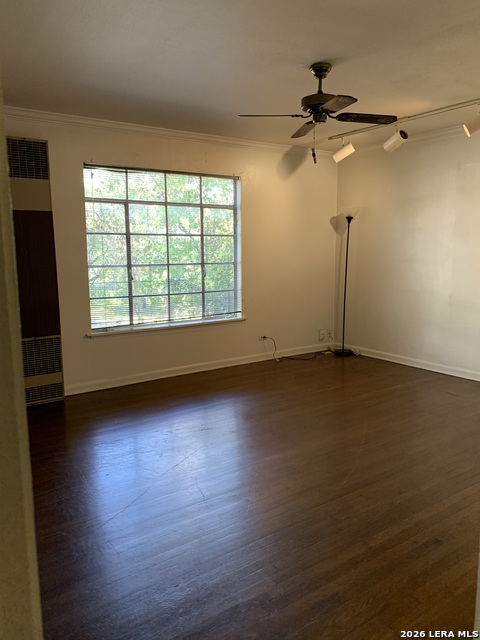 Image 13 of 30 For 230 Mulberry