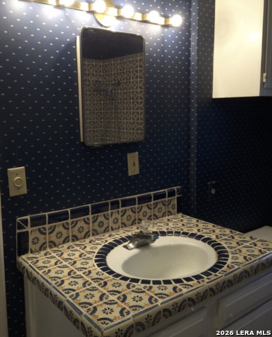 Image 18 of 30 For 230 Mulberry