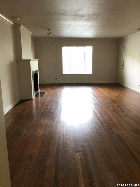 Image 7 of 30 For 230 Mulberry