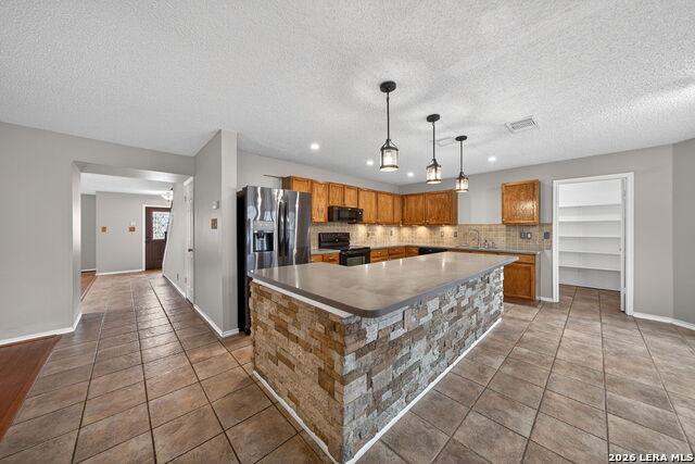 Image 10 of 39 For 7019 Jade Field