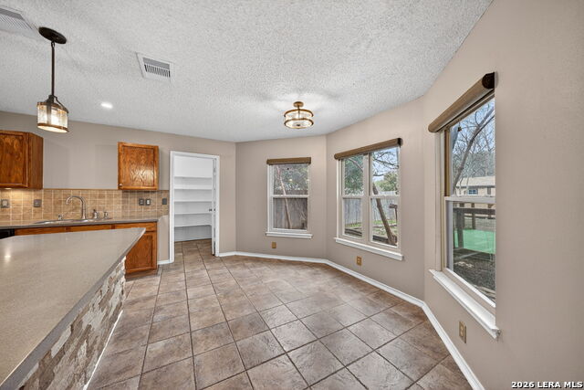 Image 16 of 39 For 7019 Jade Field