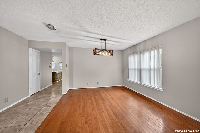 Image 18 of 39 For 7019 Jade Field