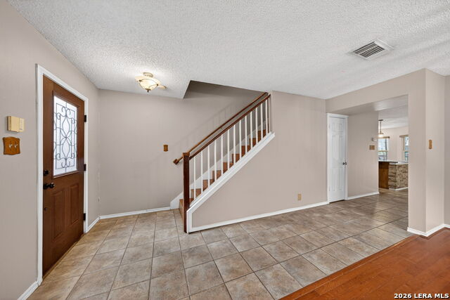 Image 5 of 39 For 7019 Jade Field