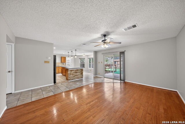 Image 7 of 39 For 7019 Jade Field