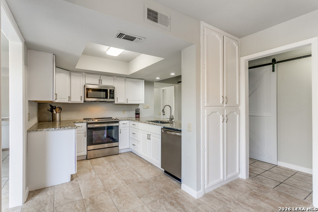 Image 5 of 26 For 12010 Mission Trace