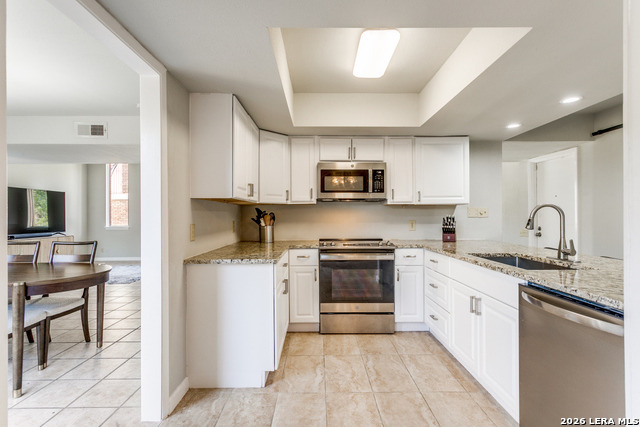 Image 7 of 26 For 12010 Mission Trace