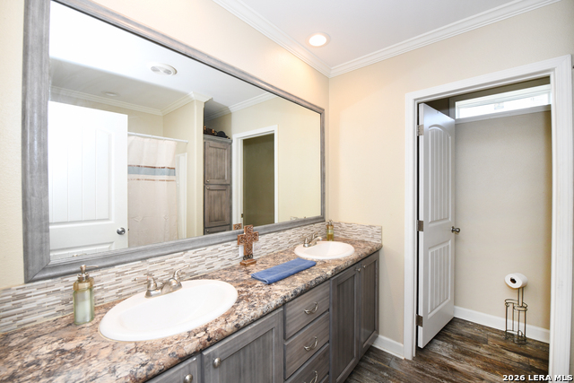 Listing photo id 28 for 501, 505 & 509 Lakeview